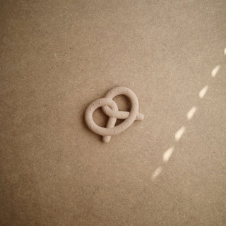TEETHER PRETZEL