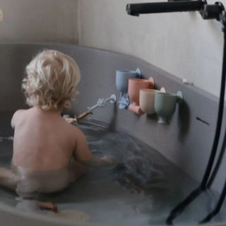 BATH SET - POUR AND PLAY